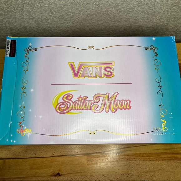 Size US 7.5 SailerMoon pretty guardians ‘old skool overt’ Vans - Picture 10 of 10